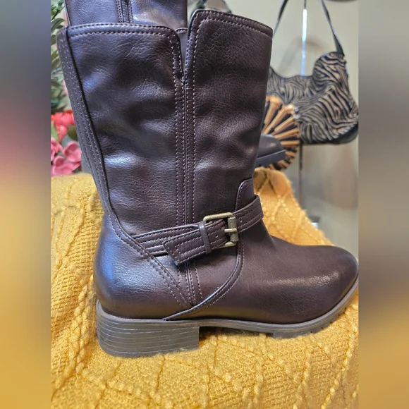 Naturalizer Ankle Boots, Women's size 8W, Brown - Picture 2 of 6